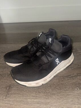 On Running Black White Shoes Size 9.5
